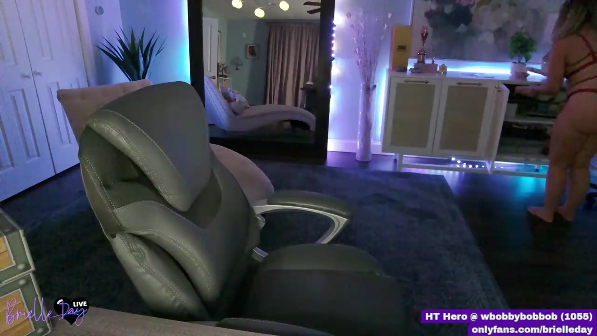 Gallery image thumbnail from BrielleDay's myfreecams stream on, 09/05/2026, 03:29 image 15 of 20