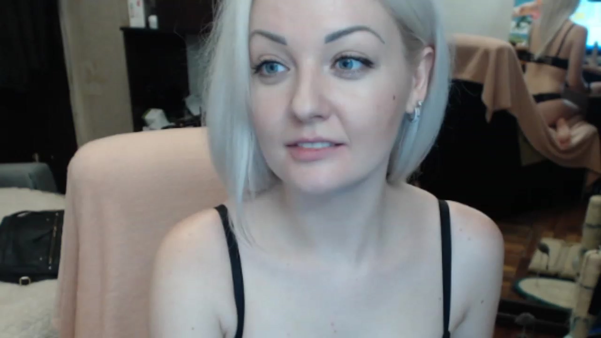 Gallery image thumbnail from BrightAlicia's myfreecams stream on, 11/20/2022, 22:10 image 8 of 20