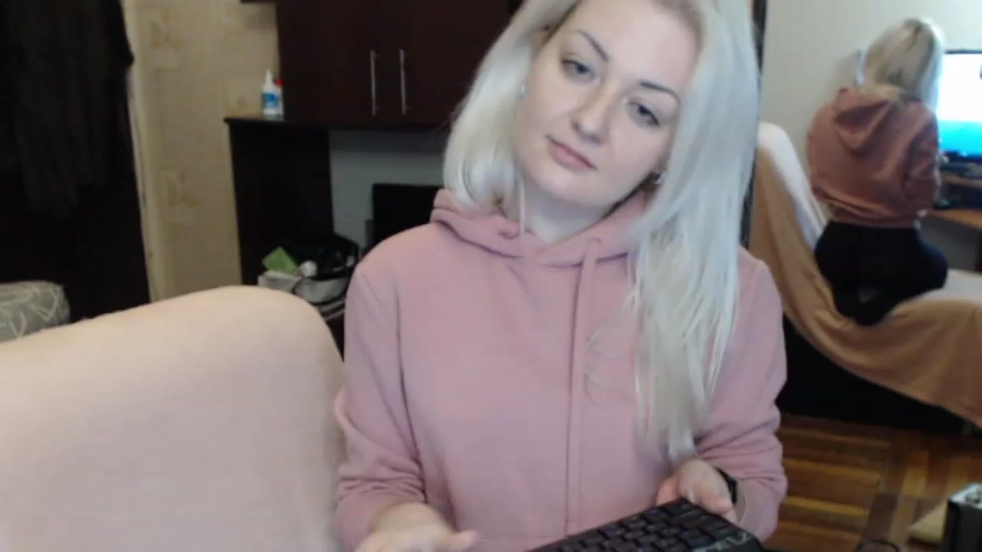 Gallery image thumbnail from BrightAlicia's myfreecams stream on, 12/03/2022, 21:00 image 1 of 20