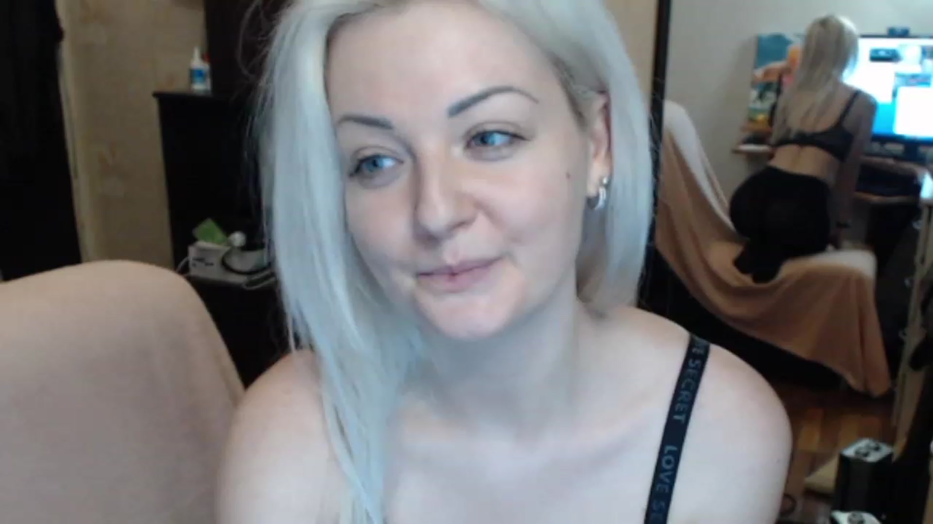 Gallery image thumbnail from BrightAlicia's myfreecams stream on, 12/03/2022, 21:00 image 3 of 20