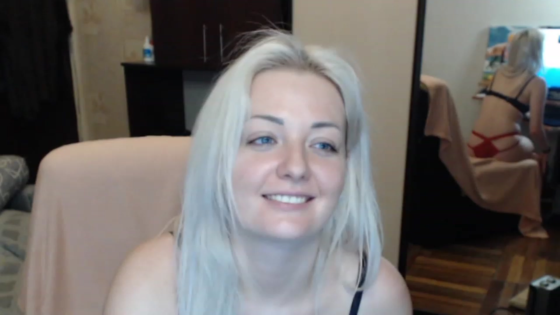 Gallery image thumbnail from BrightAlicia's myfreecams stream on, 12/03/2022, 22:05 image 19 of 20
