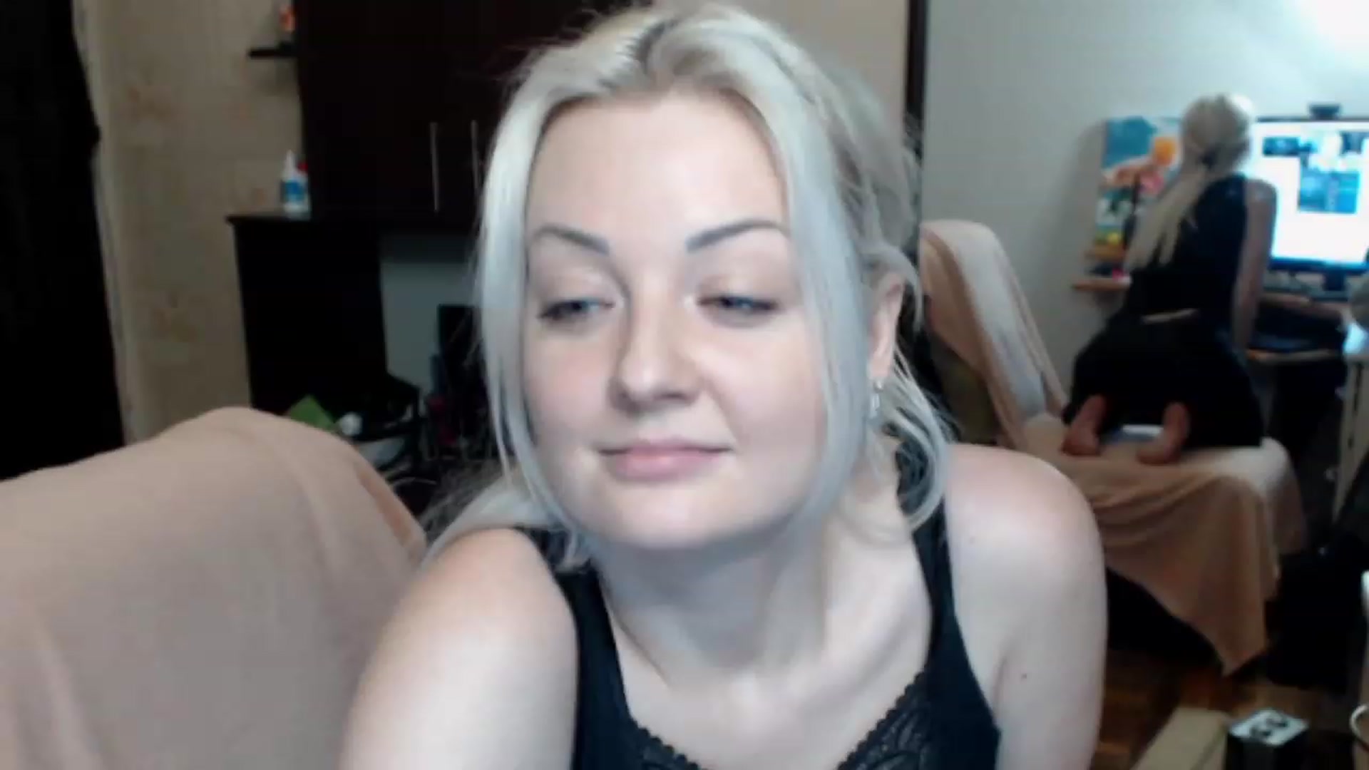 Gallery image thumbnail from BrightAlicia's myfreecams stream on, 12/04/2022, 18:19 image 14 of 20