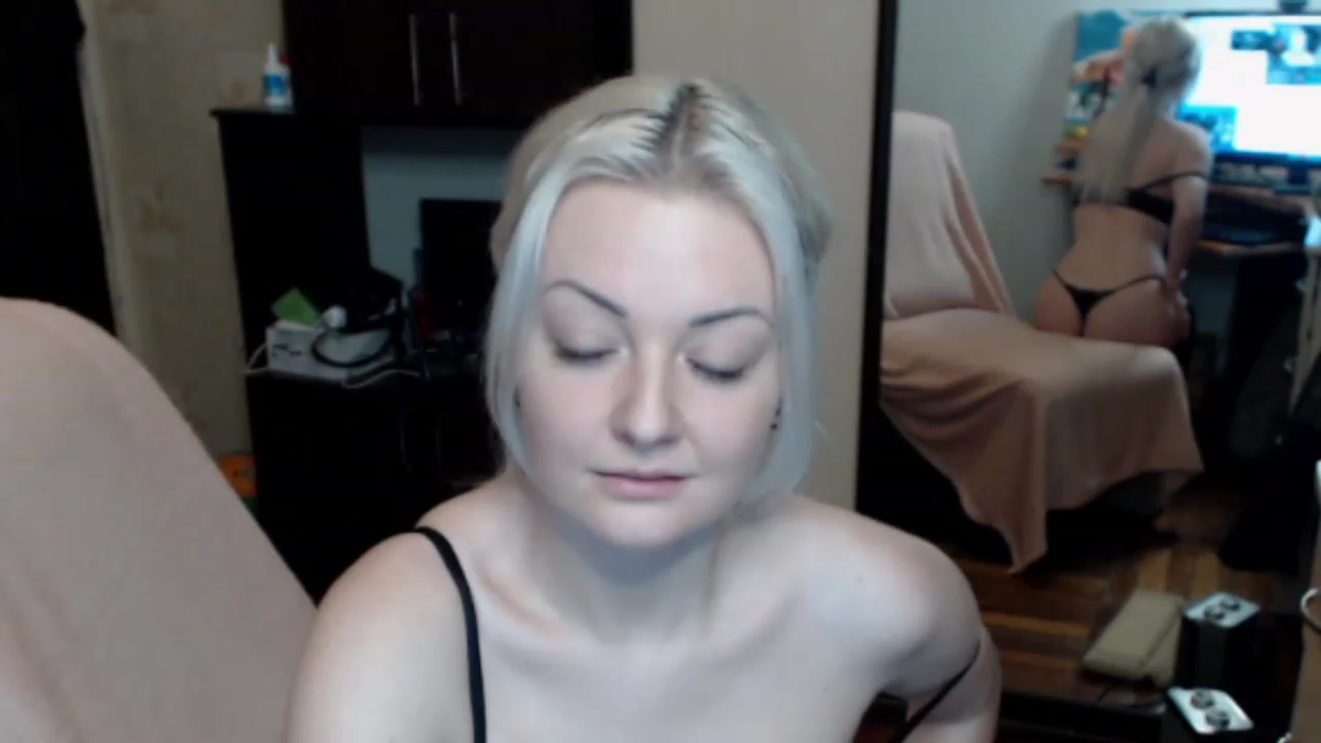 Gallery image thumbnail from BrightAlicia's myfreecams stream on, 12/04/2022, 18:19 image 19 of 20