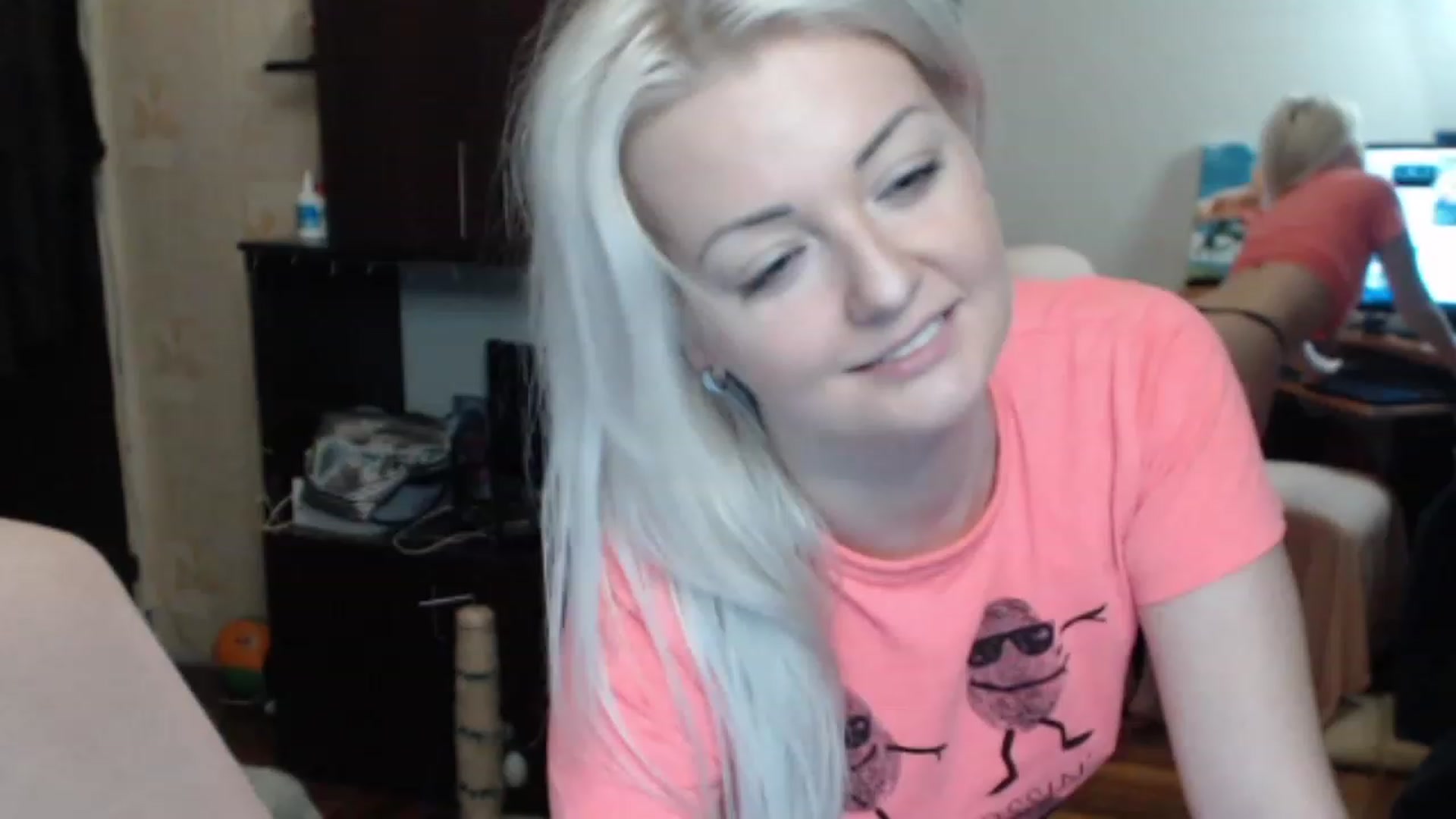 Gallery image thumbnail from BrightAlicia's myfreecams stream on, 12/15/2022, 18:54 image 8 of 20