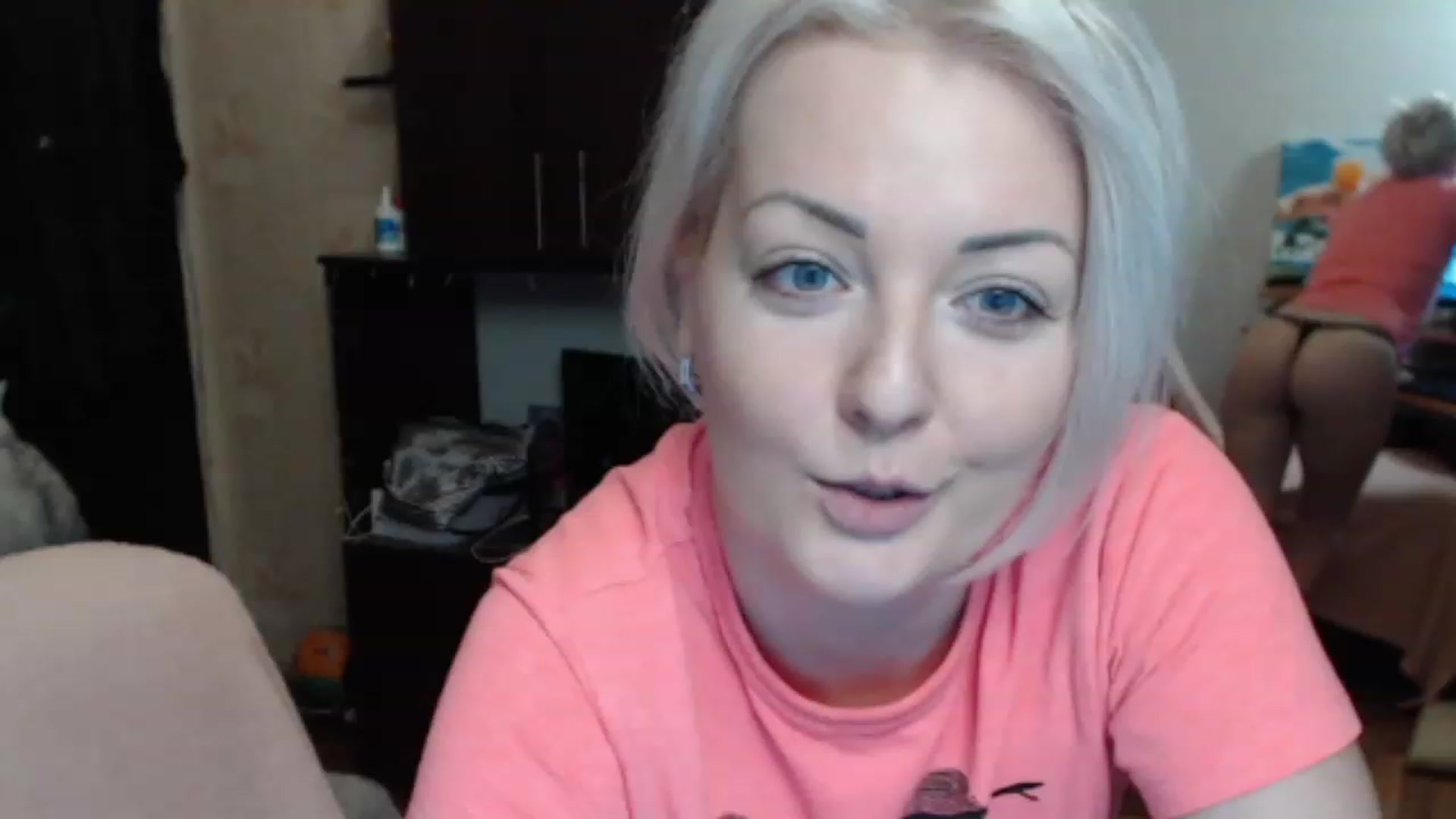 Gallery image thumbnail from BrightAlicia's myfreecams stream on, 12/15/2022, 18:54 image 14 of 20
