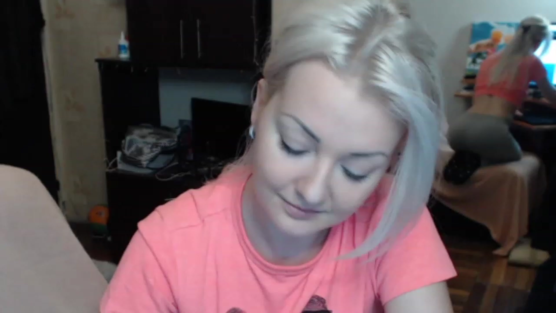 Gallery image thumbnail from BrightAlicia's myfreecams stream on, 12/15/2022, 18:54 image 1 of 20