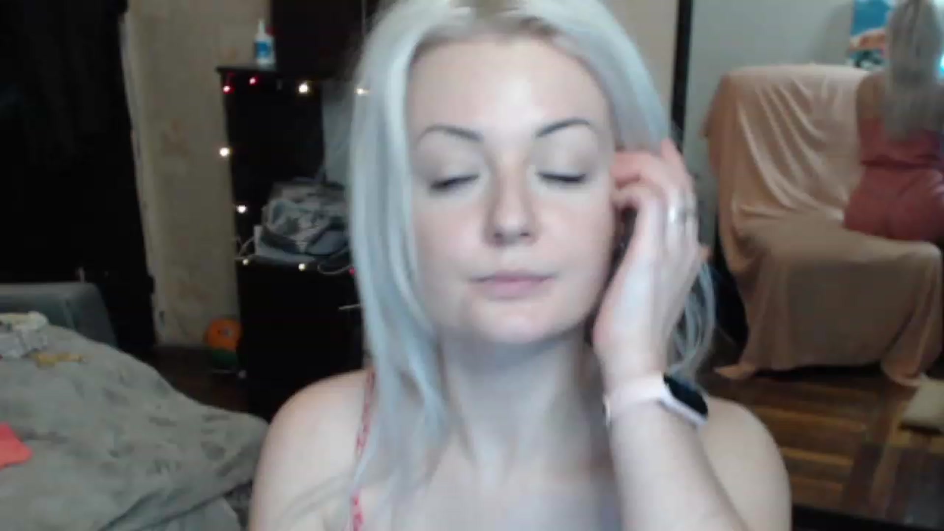 Gallery image thumbnail from BrightAlicia's myfreecams stream on, 12/15/2022, 20:24 image 19 of 20