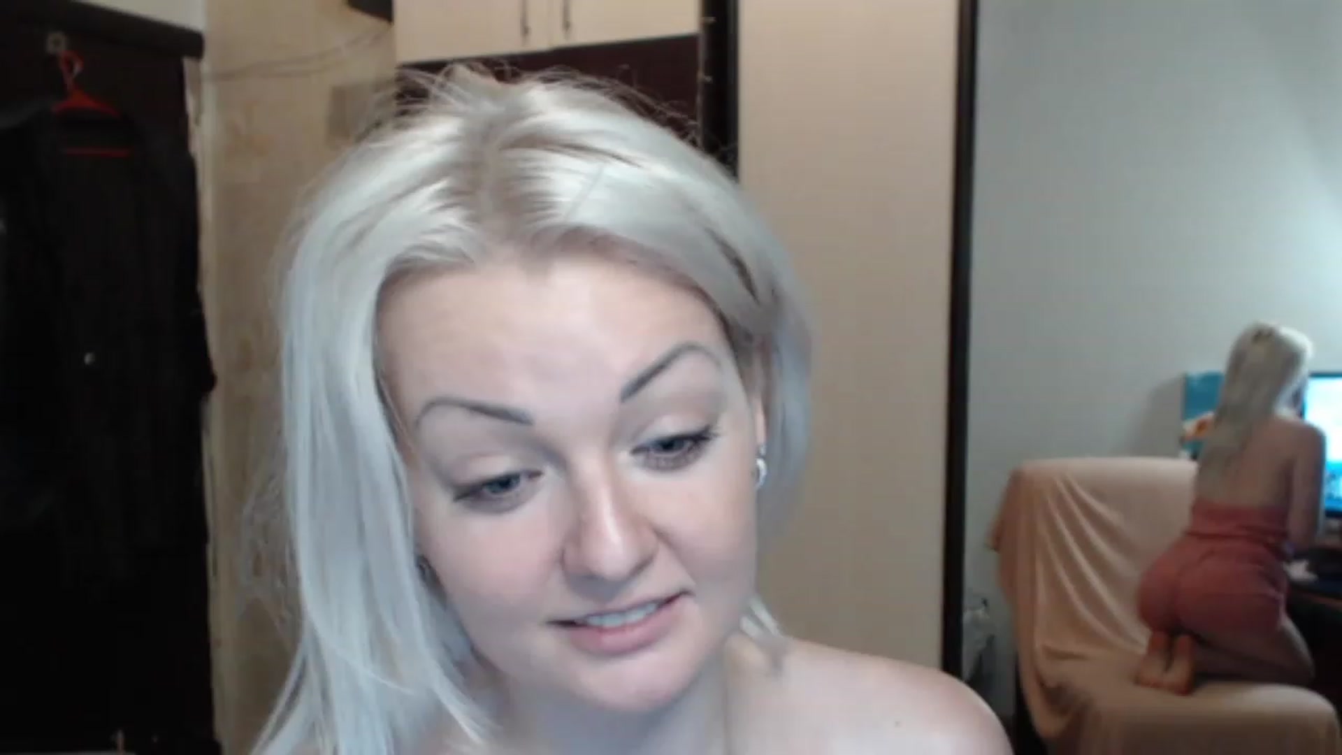 Gallery image thumbnail from BrightAlicia's myfreecams stream on, 12/15/2022, 20:24 image 12 of 20