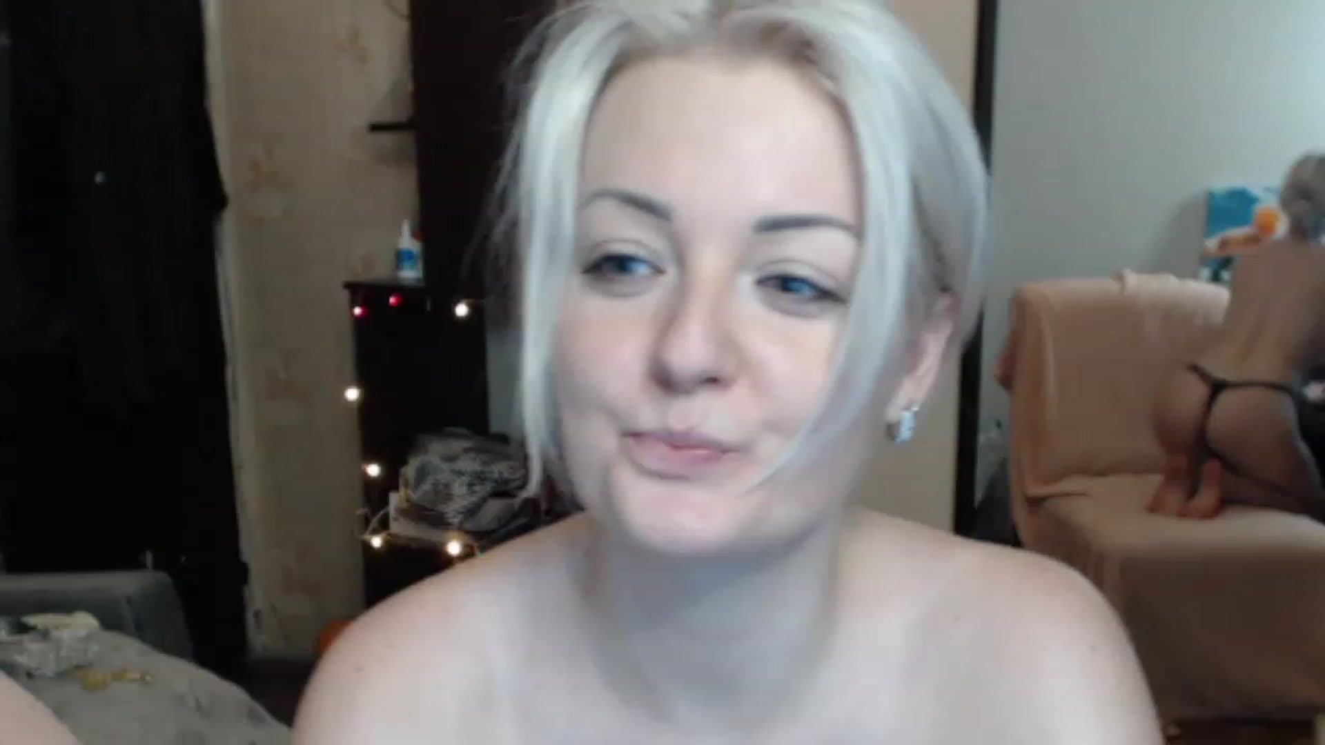 Gallery image thumbnail from BrightAlicia's myfreecams stream on, 12/15/2022, 21:39 image 16 of 20