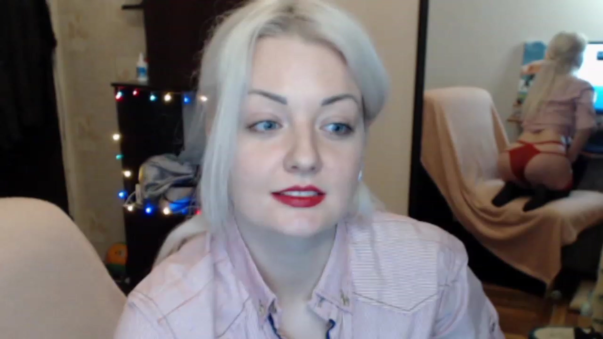 Gallery image thumbnail from BrightAlicia's myfreecams stream on, 12/21/2022, 18:17 image 12 of 20
