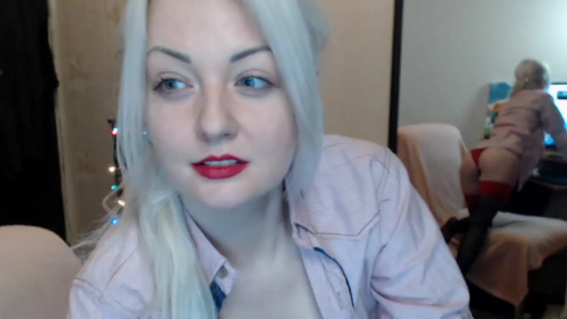 Gallery image thumbnail from BrightAlicia's myfreecams stream on, 12/21/2022, 18:17 image 6 of 20