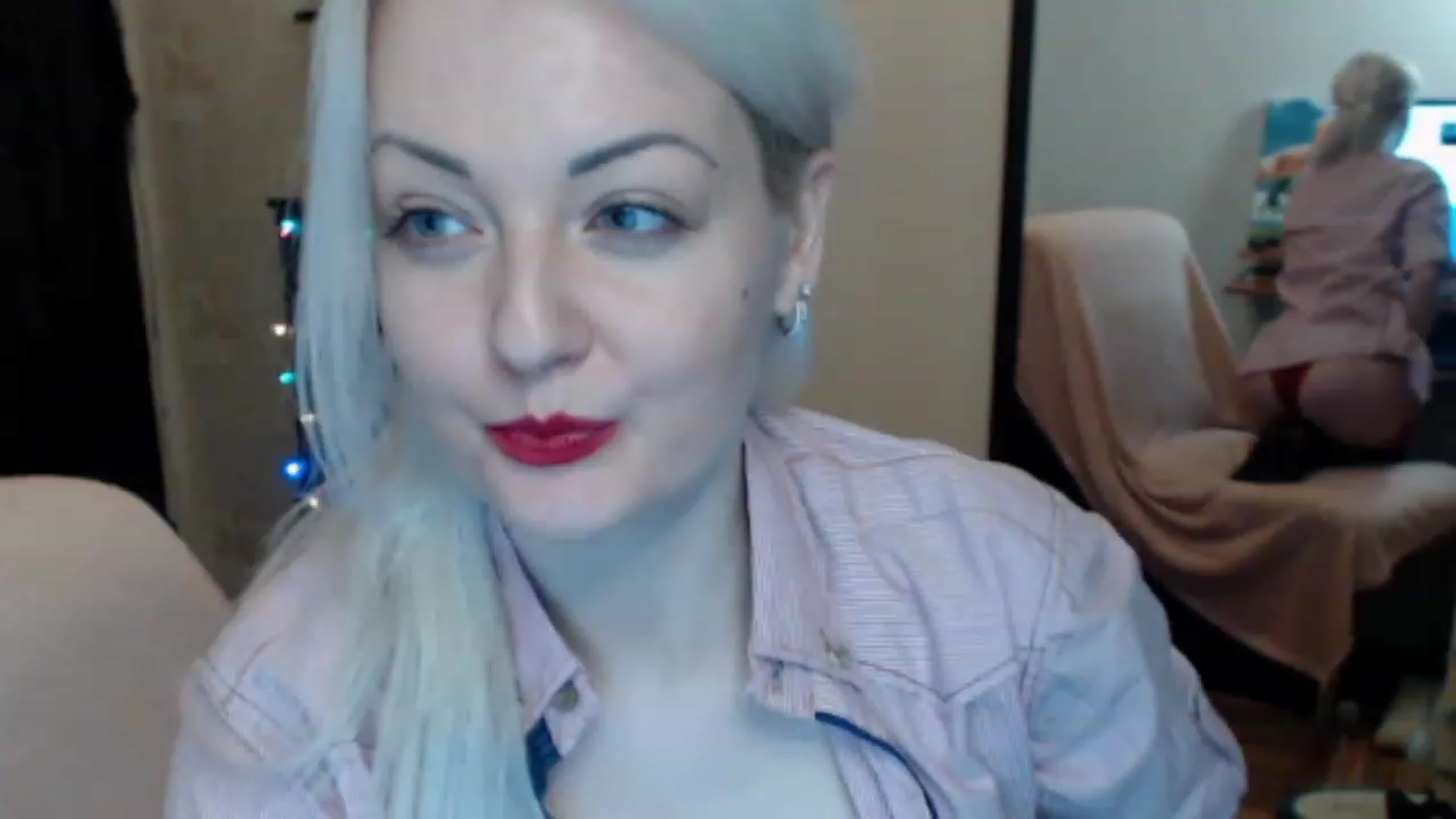 Gallery image thumbnail from BrightAlicia's myfreecams stream on, 12/21/2022, 18:17 image 7 of 20
