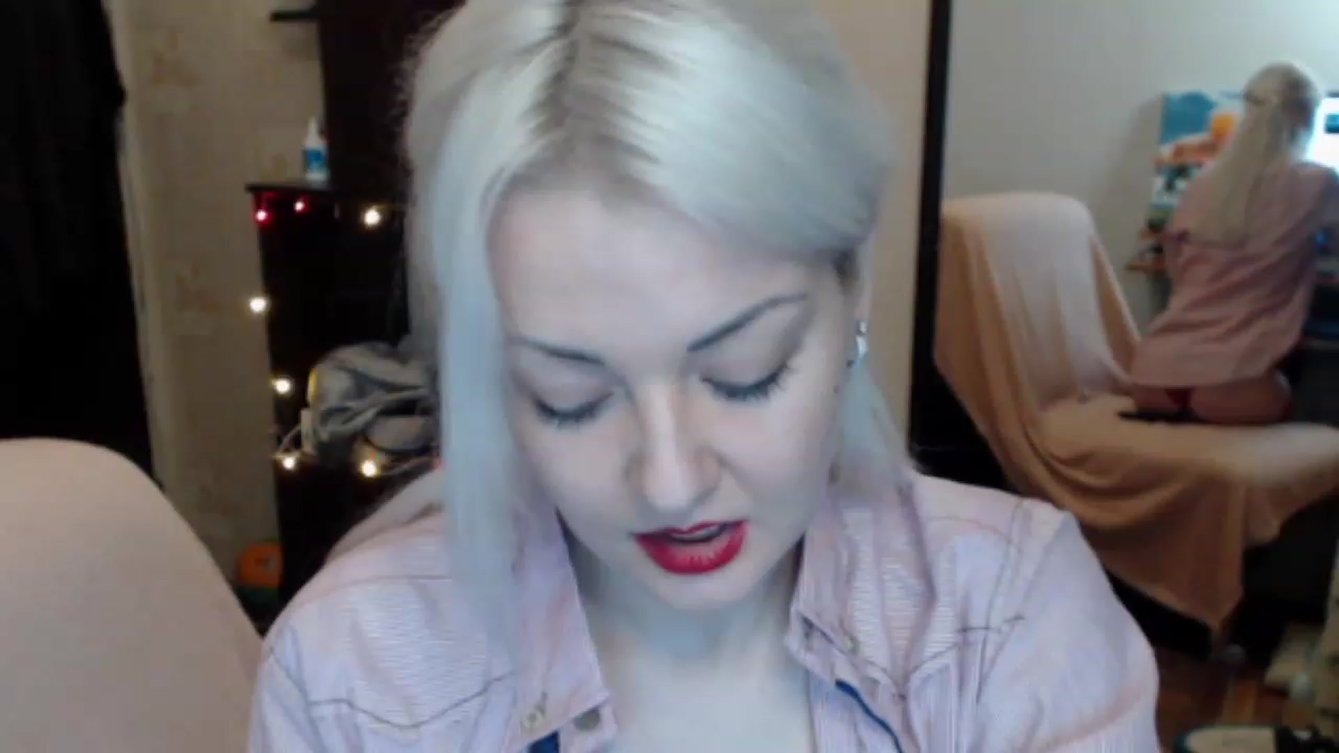 Gallery image thumbnail from BrightAlicia's myfreecams stream on, 12/21/2022, 18:17 image 17 of 20