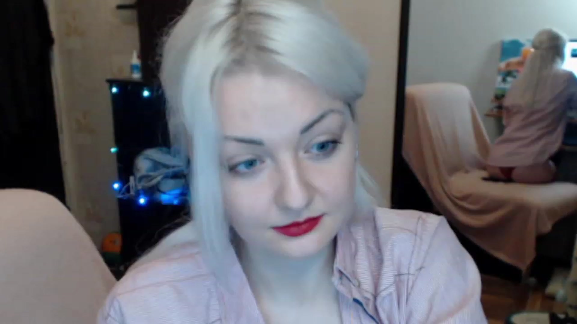 Gallery image thumbnail from BrightAlicia's myfreecams stream on, 12/21/2022, 18:17 image 18 of 20