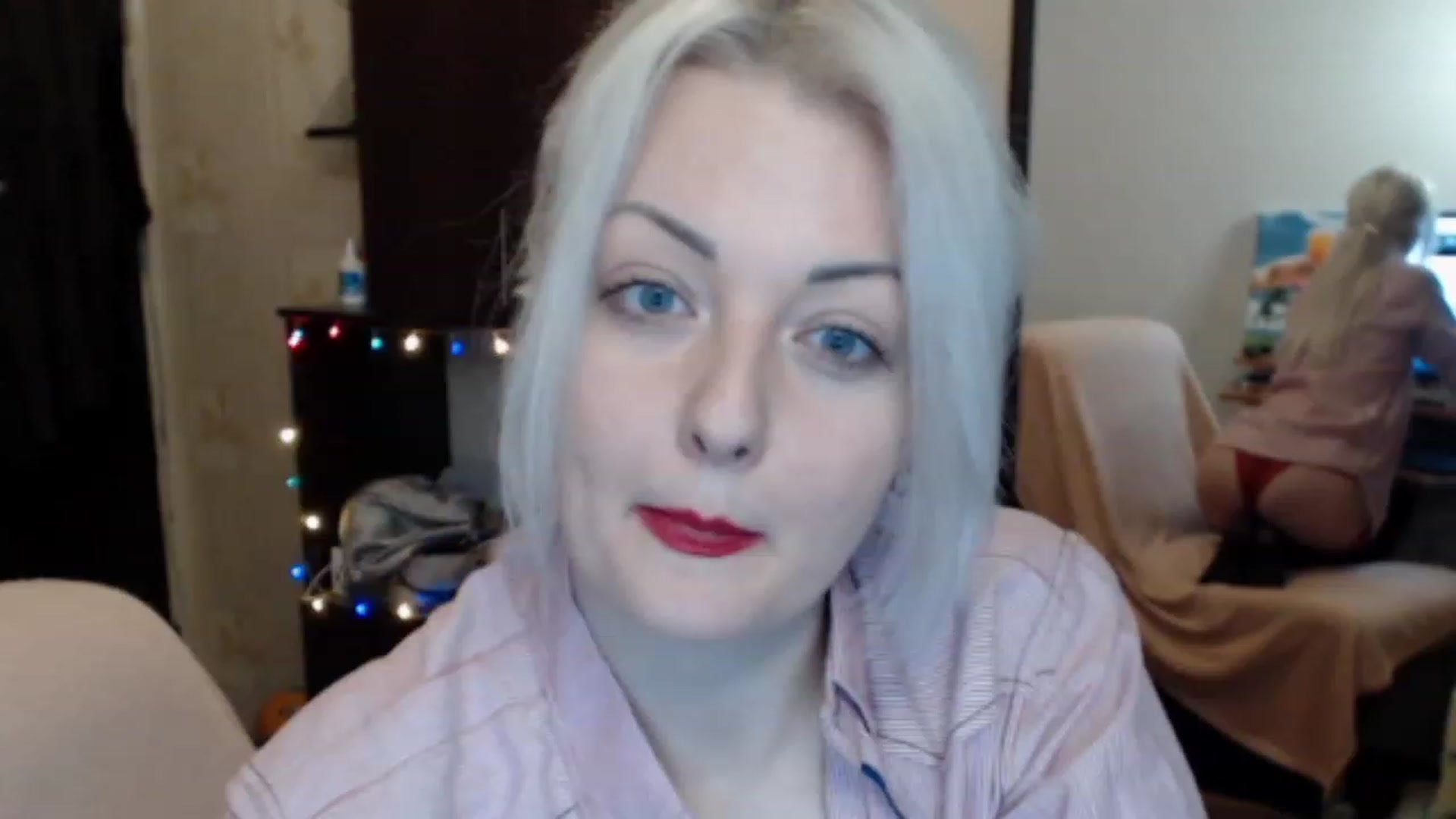 Gallery image thumbnail from BrightAlicia's myfreecams stream on, 12/21/2022, 18:17 image 4 of 20
