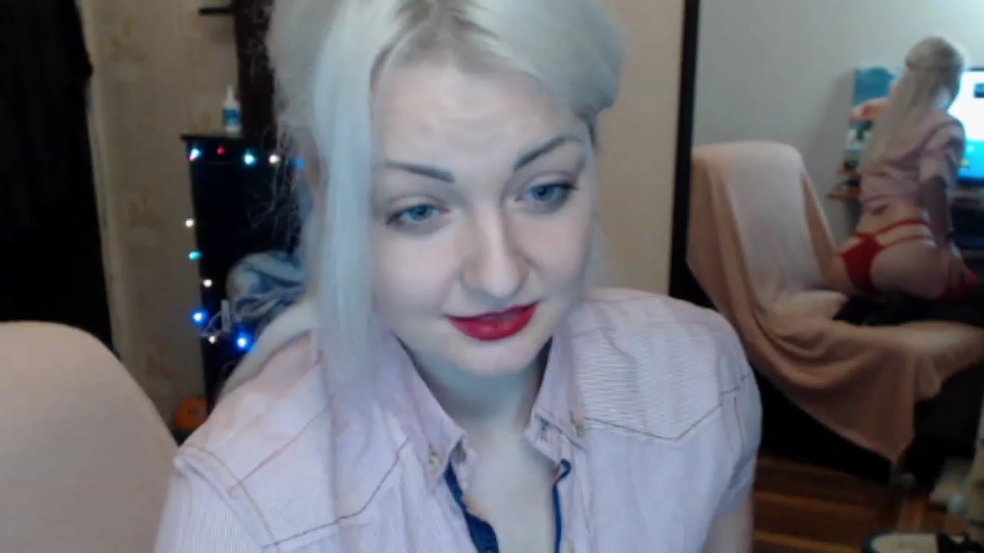 Gallery image thumbnail from BrightAlicia's myfreecams stream on, 12/21/2022, 18:17 image 14 of 20