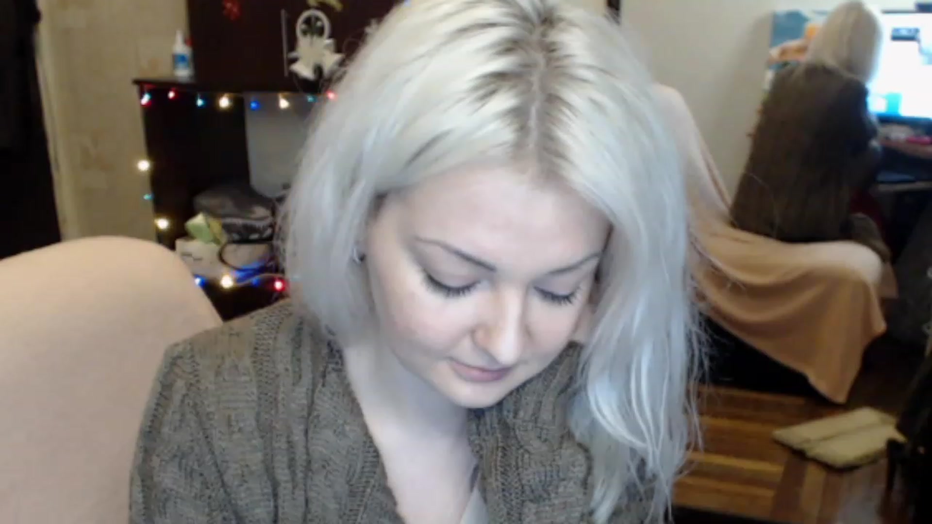 Gallery image thumbnail from BrightAlicia's myfreecams stream on, 12/24/2022, 18:25 image 17 of 20
