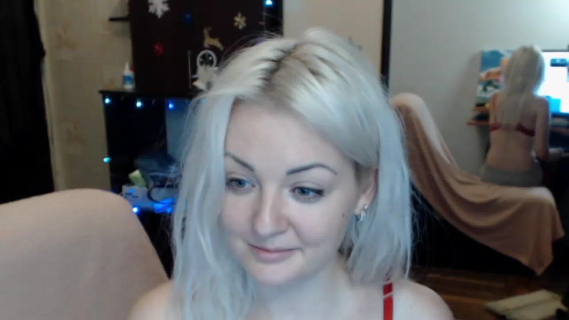 Gallery image thumbnail from BrightAlicia's myfreecams stream on, 12/24/2022, 20:22 image 10 of 20