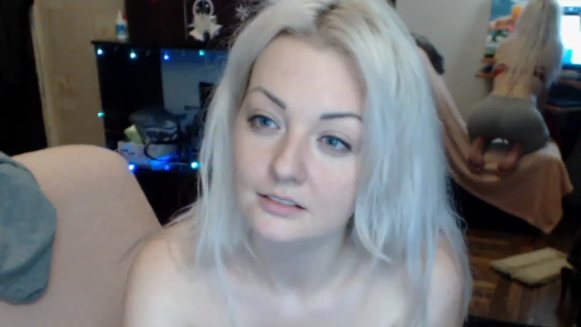 Gallery image thumbnail from BrightAlicia's myfreecams stream on, 12/24/2022, 20:22 image 4 of 20