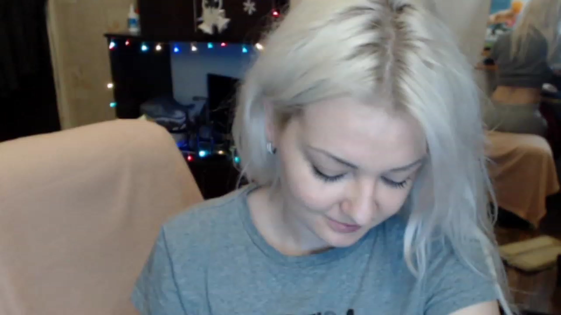 Gallery image thumbnail from BrightAlicia's myfreecams stream on, 12/24/2022, 21:28 image 9 of 20