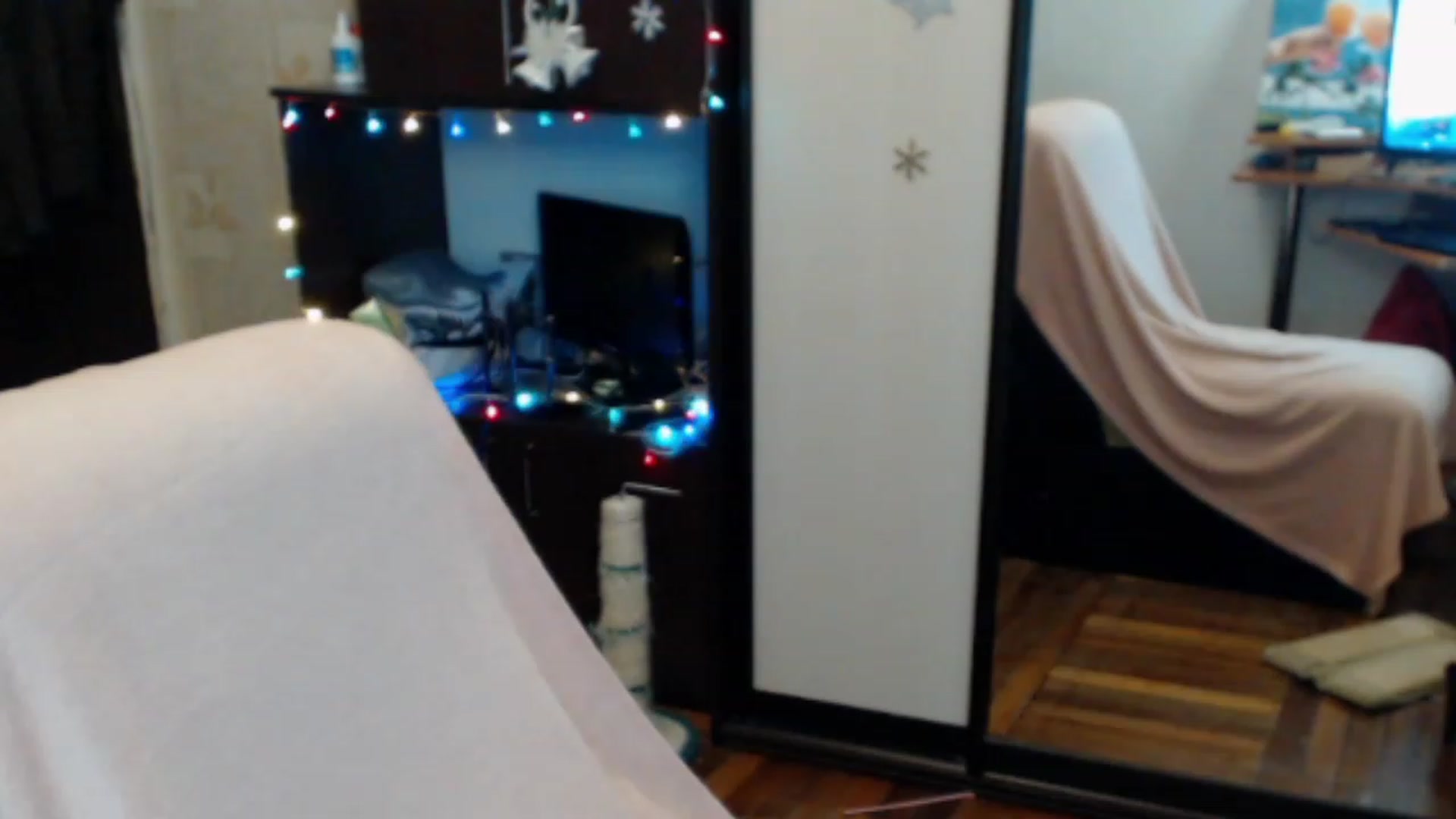 Gallery image thumbnail from BrightAlicia's myfreecams stream on, 12/24/2022, 21:28 image 3 of 20