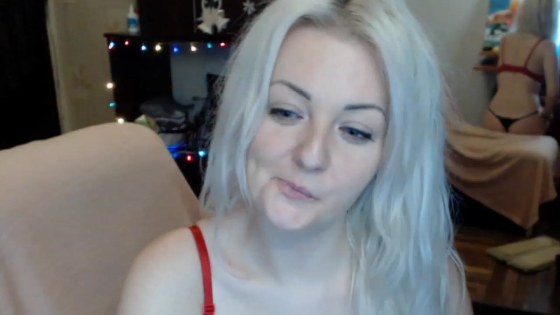 Gallery image thumbnail from BrightAlicia's myfreecams stream on, 12/24/2022, 21:28 image 2 of 20