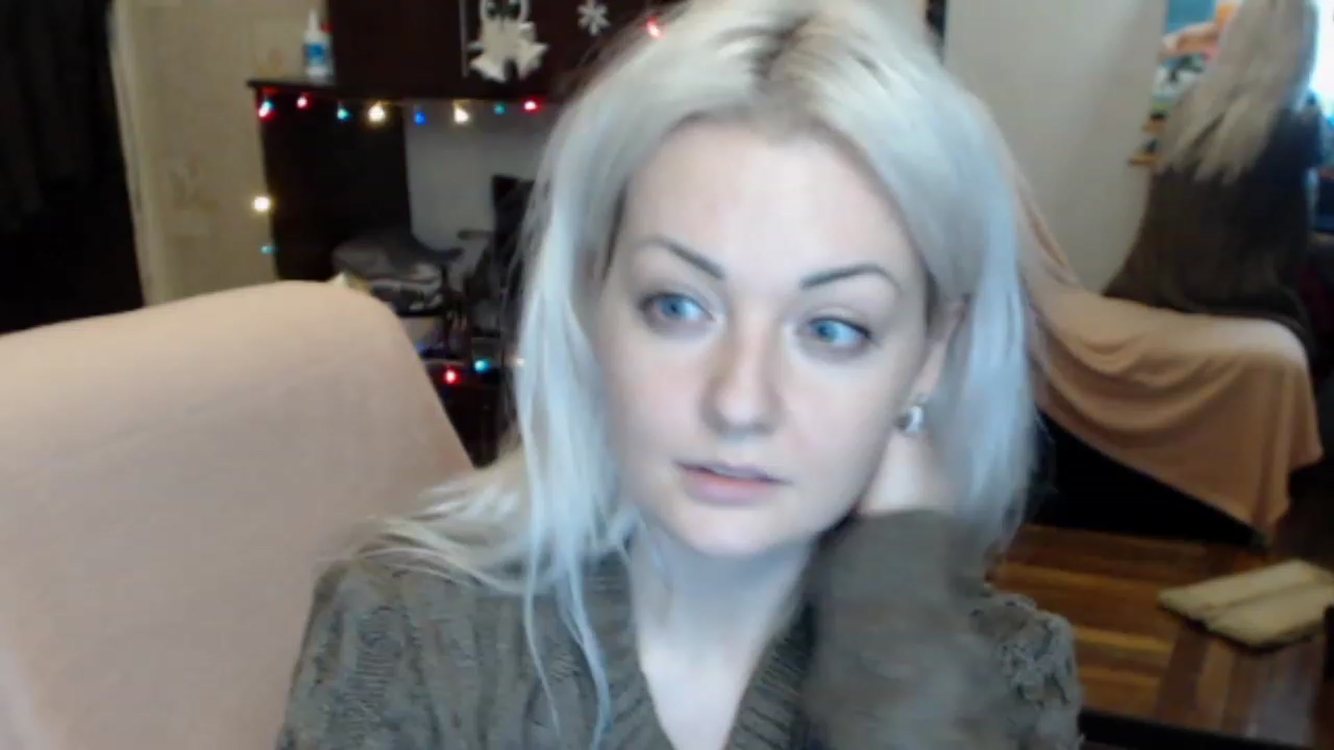 Gallery image thumbnail from BrightAlicia's myfreecams stream on, 12/24/2022, 21:28 image 15 of 20