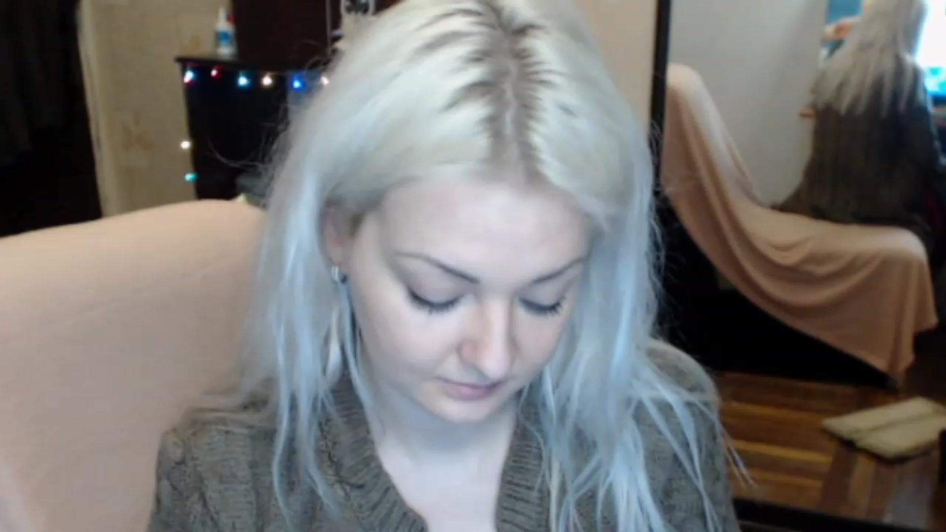 Gallery image thumbnail from BrightAlicia's myfreecams stream on, 12/24/2022, 21:28 image 16 of 20