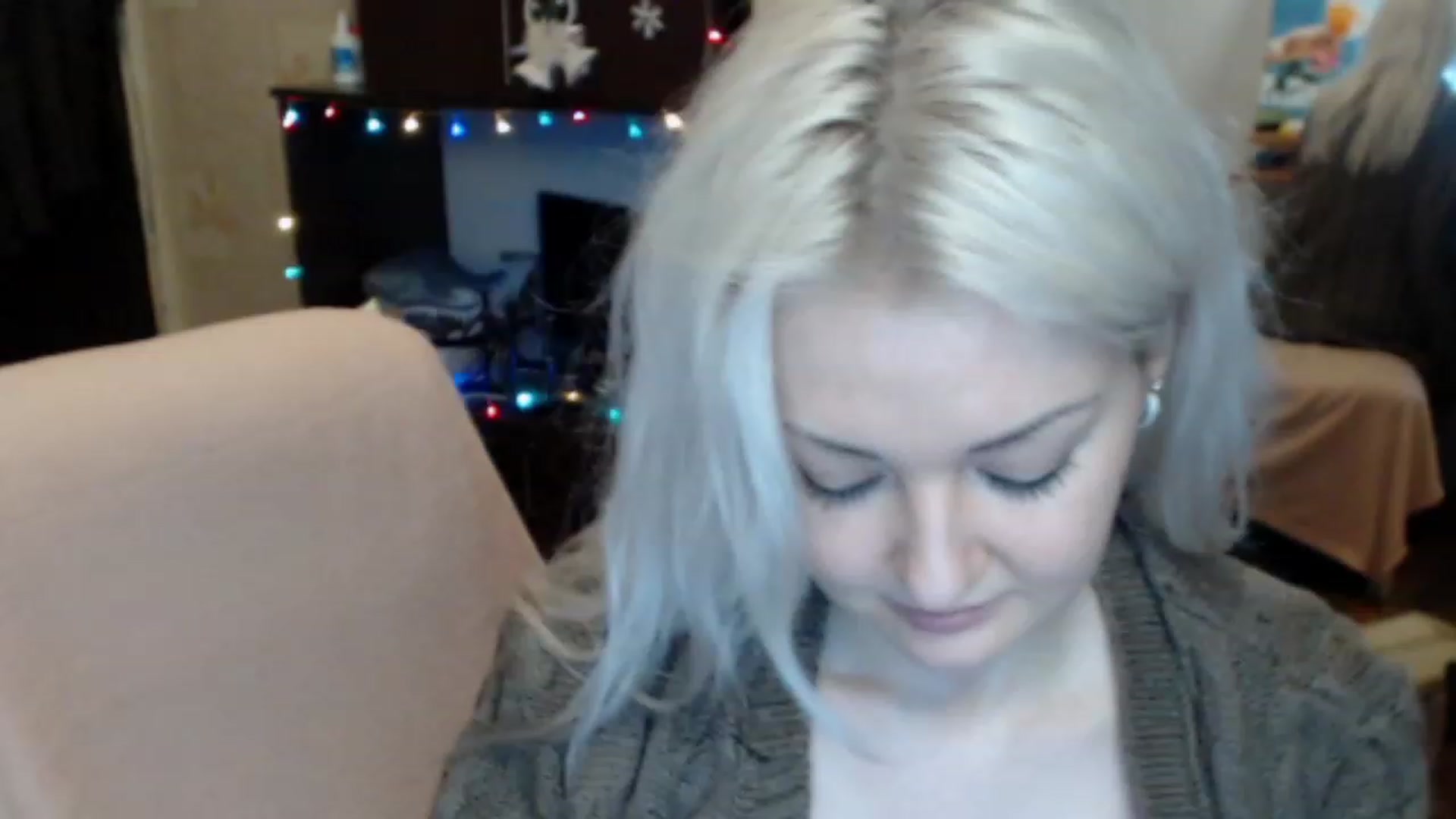 Gallery image thumbnail from BrightAlicia's myfreecams stream on, 12/24/2022, 21:28 image 14 of 20