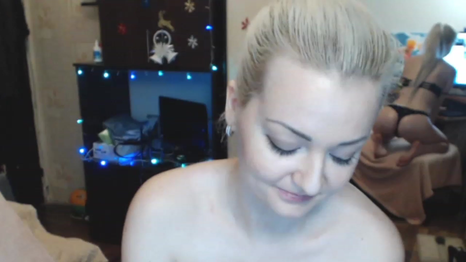 Gallery image thumbnail from BrightAlicia's myfreecams stream on, 12/25/2022, 19:44 image 3 of 20