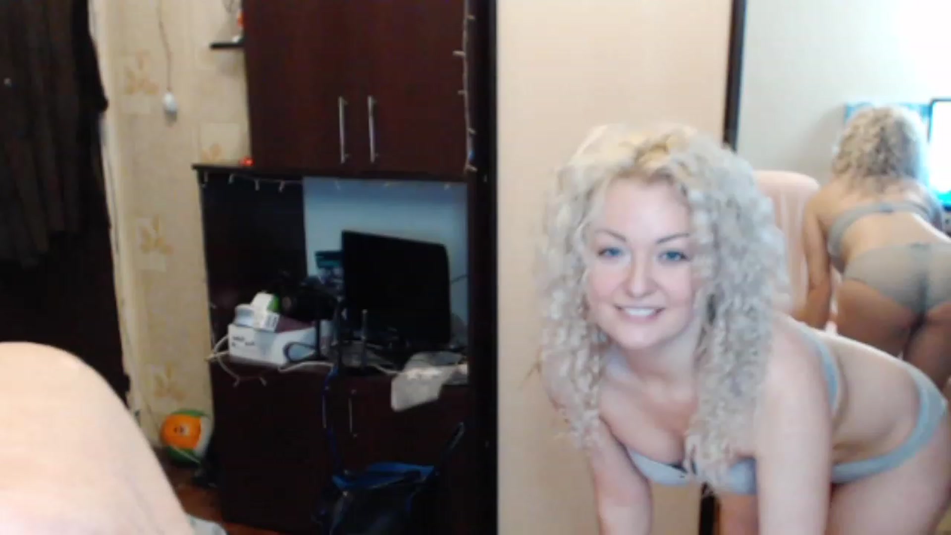 Gallery image thumbnail from BrightAlicia's myfreecams stream on, 03/13/2023, 13:04 image 16 of 20