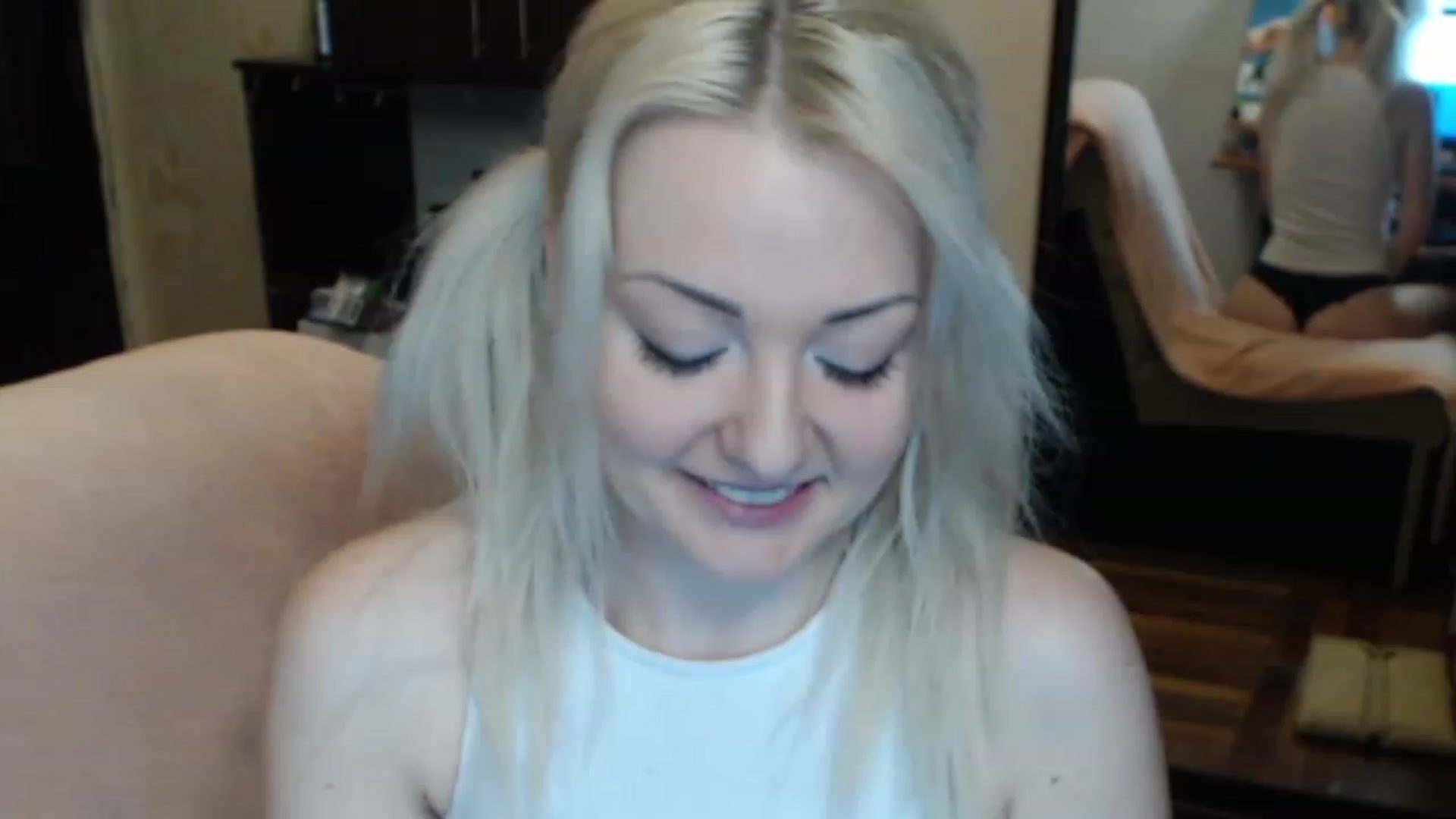 Gallery image thumbnail from BrightAlicia's myfreecams stream on, 03/26/2023, 13:23 image 9 of 20