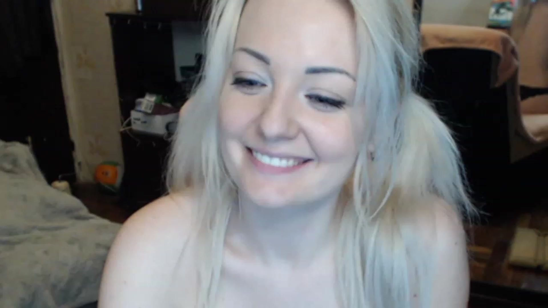 Gallery image thumbnail from BrightAlicia's myfreecams stream on, 03/26/2023, 15:15 image 8 of 20