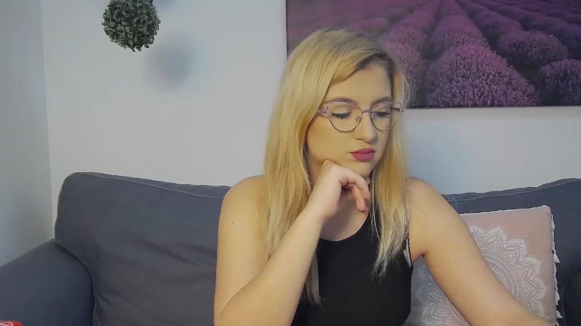 Gallery image thumbnail from BrigitteW_'s myfreecams stream on, 12/14/2023, 19:58 image 7 of 20