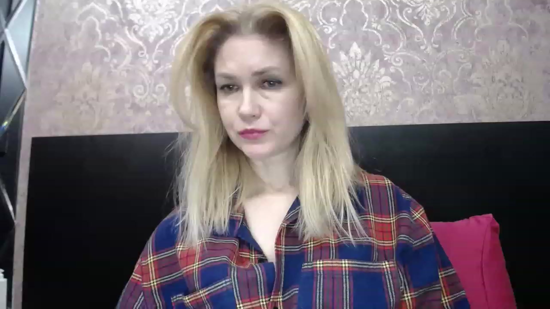 Gallery image thumbnail from Brilliant77's myfreecams stream on, 12/23/2022, 21:00 image 9 of 20