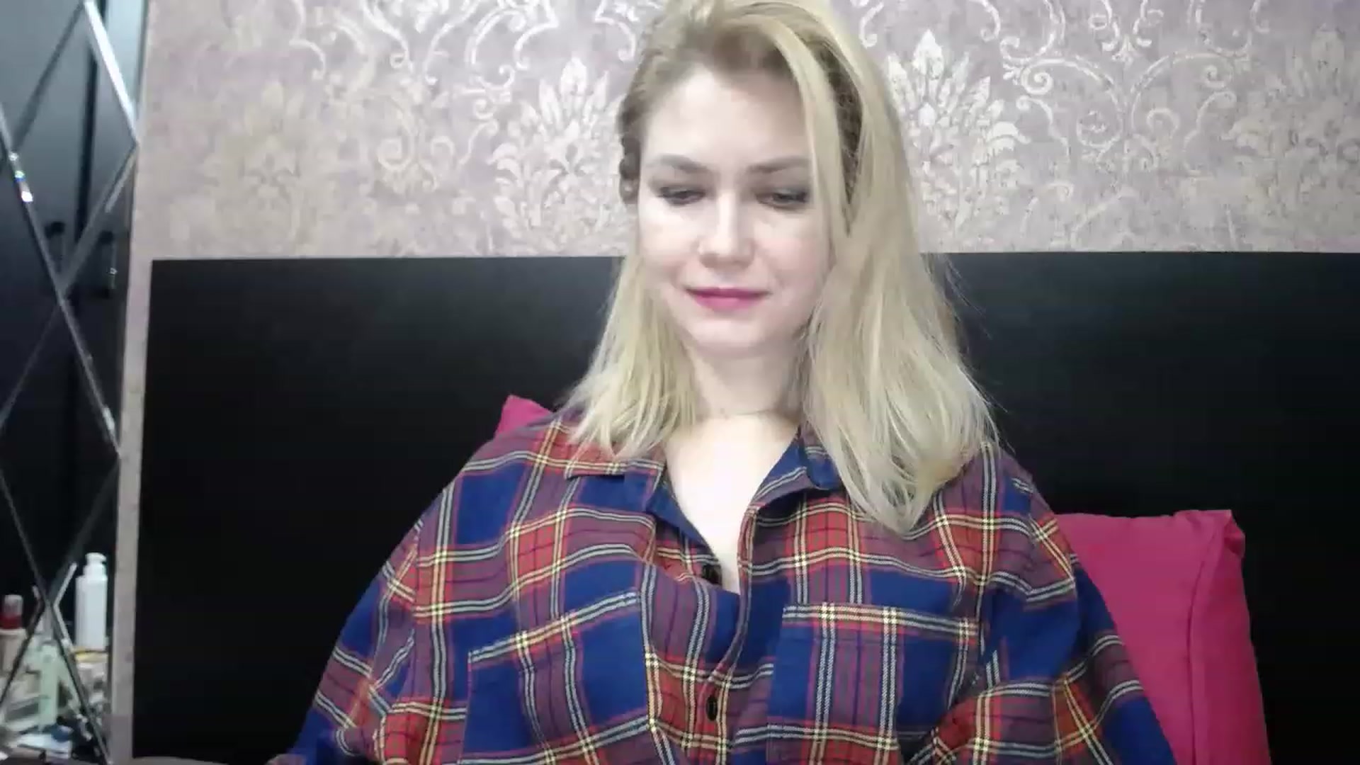 Gallery image thumbnail from Brilliant77's myfreecams stream on, 12/23/2022, 21:00 image 6 of 20
