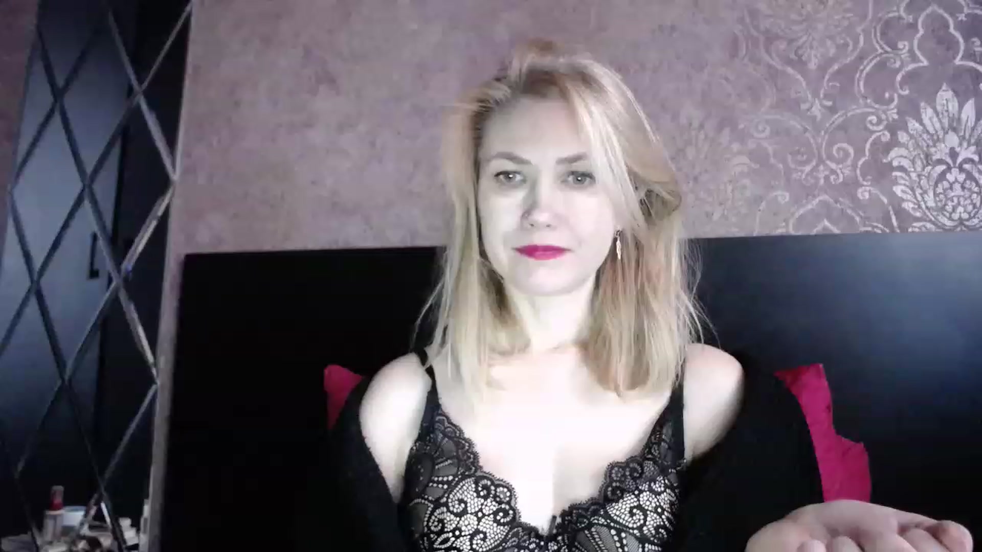 Gallery image thumbnail from Brilliant77's myfreecams stream on, 12/25/2022, 10:09 image 18 of 20