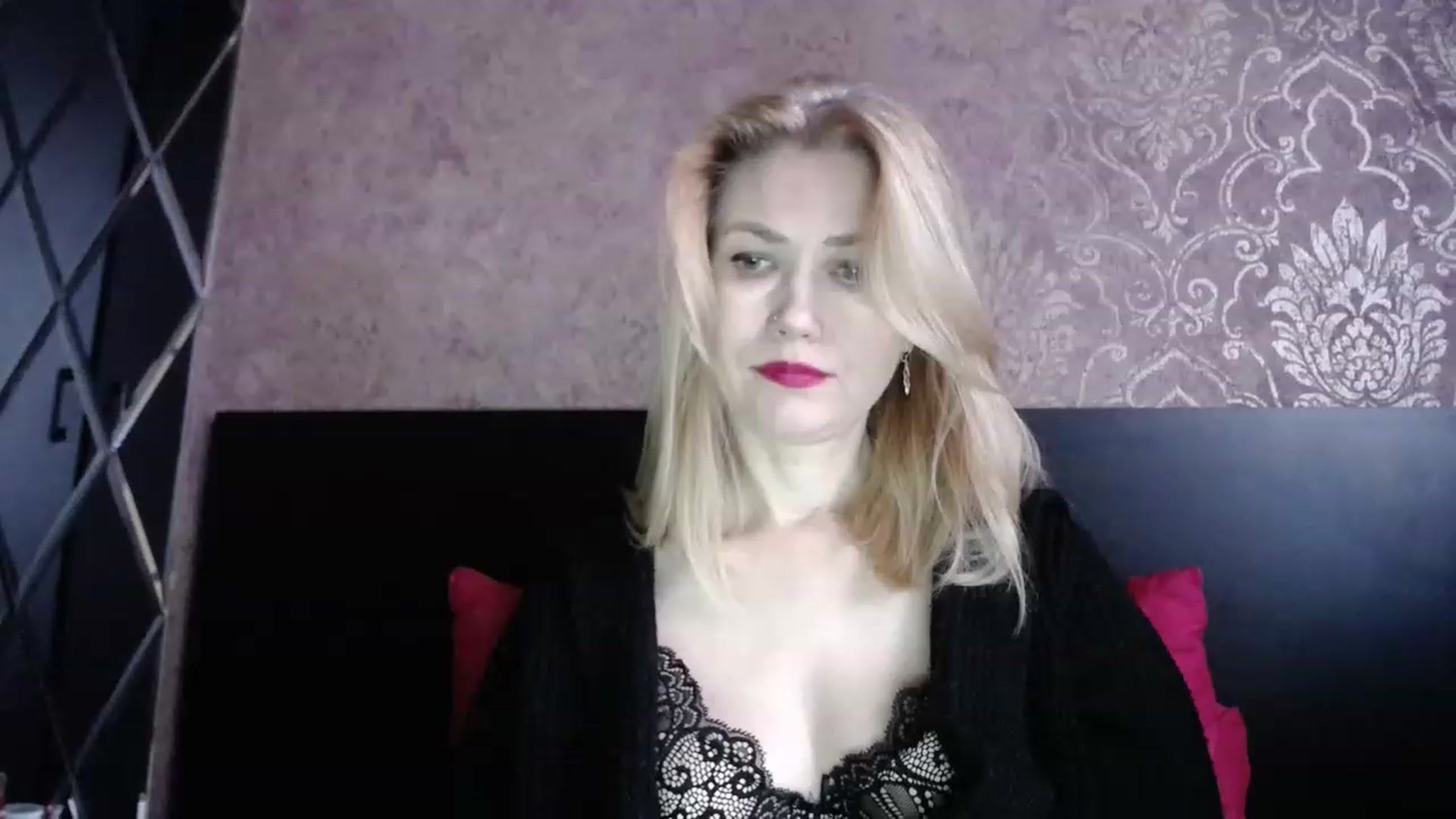 Gallery image thumbnail from Brilliant77's myfreecams stream on, 12/25/2022, 10:09 image 12 of 20