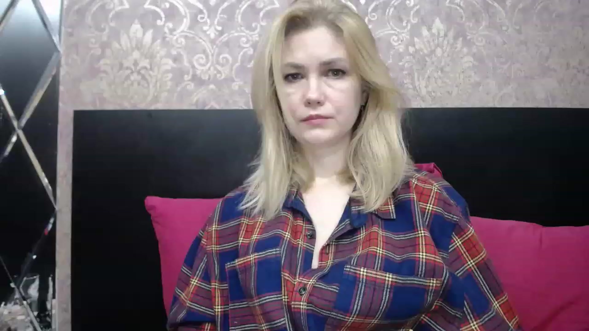 Gallery image thumbnail from Brilliant77's myfreecams stream on, 12/25/2022, 17:48 image 2 of 20