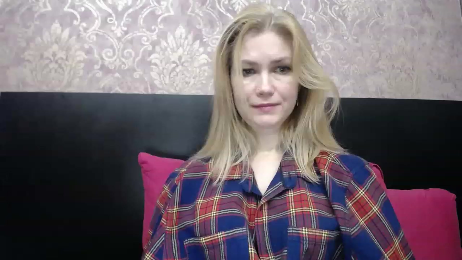 Gallery image thumbnail from Brilliant77's myfreecams stream on, 12/25/2022, 17:48 image 12 of 20