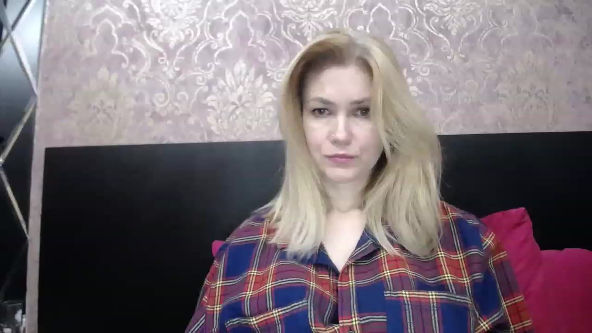 Gallery image thumbnail from Brilliant77's myfreecams stream on, 12/25/2022, 17:48 image 15 of 20