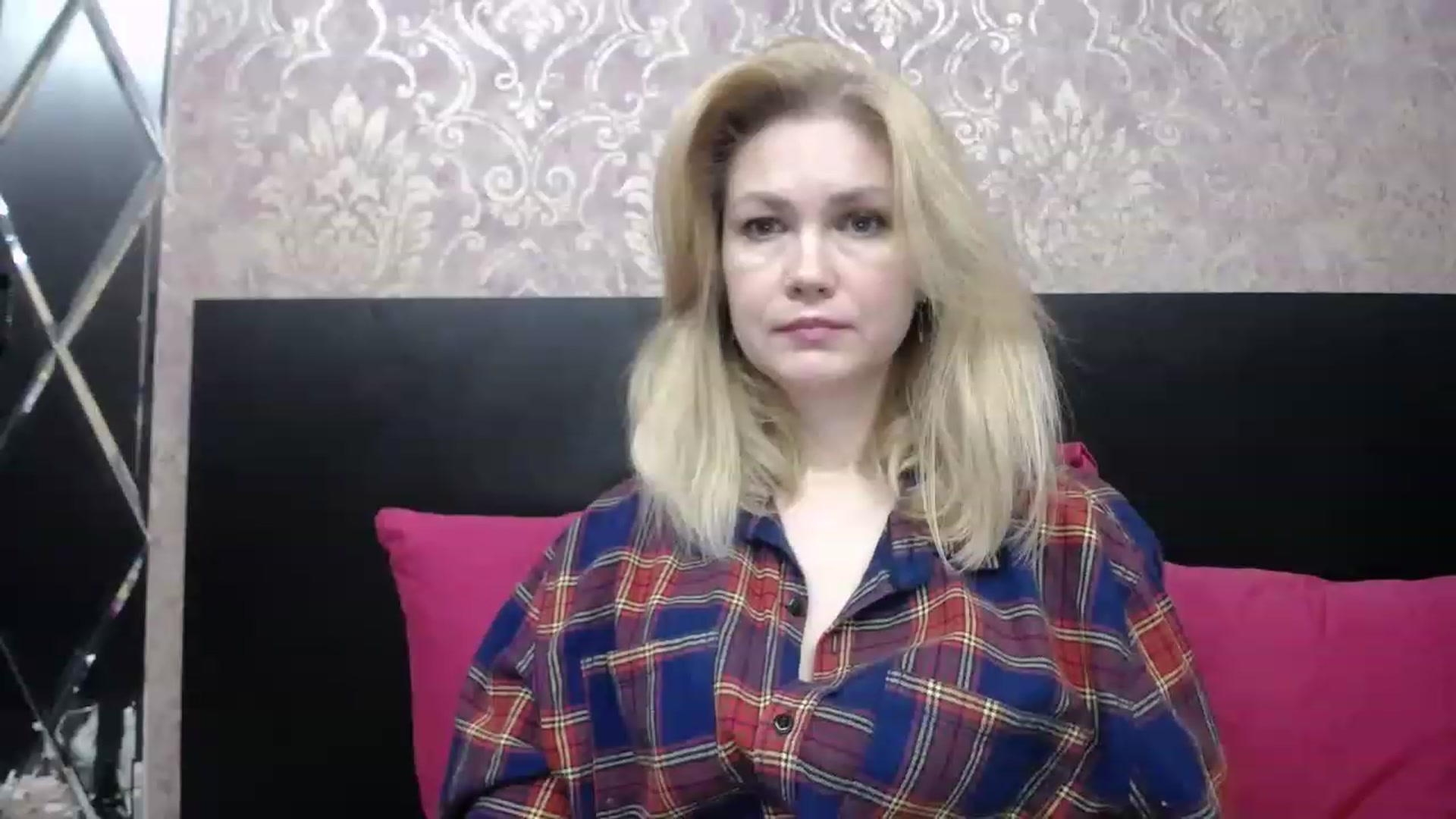 Gallery image thumbnail from Brilliant77's myfreecams stream on, 12/25/2022, 17:48 image 4 of 20