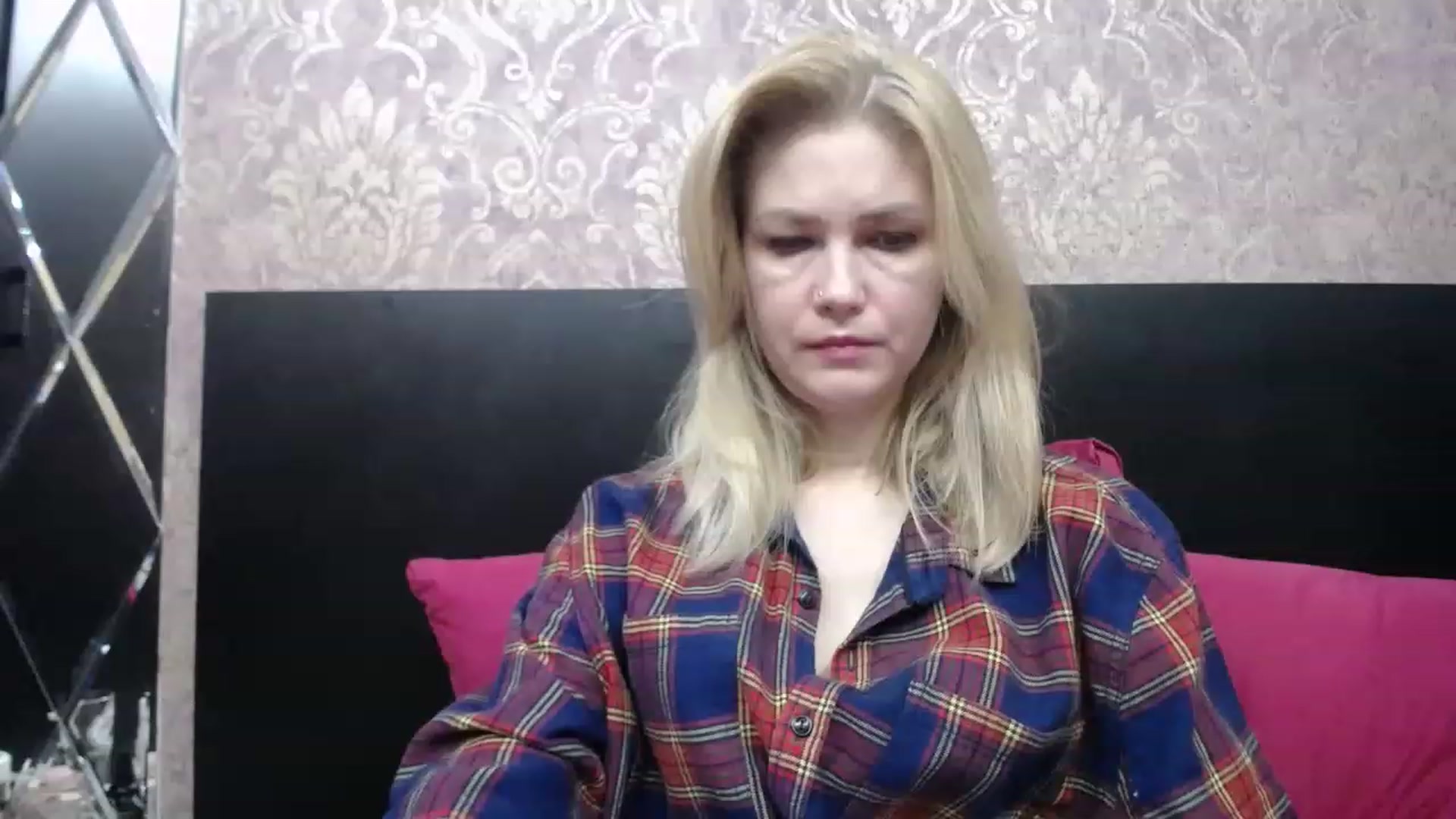 Gallery image thumbnail from Brilliant77's myfreecams stream on, 12/25/2022, 17:48 image 6 of 20