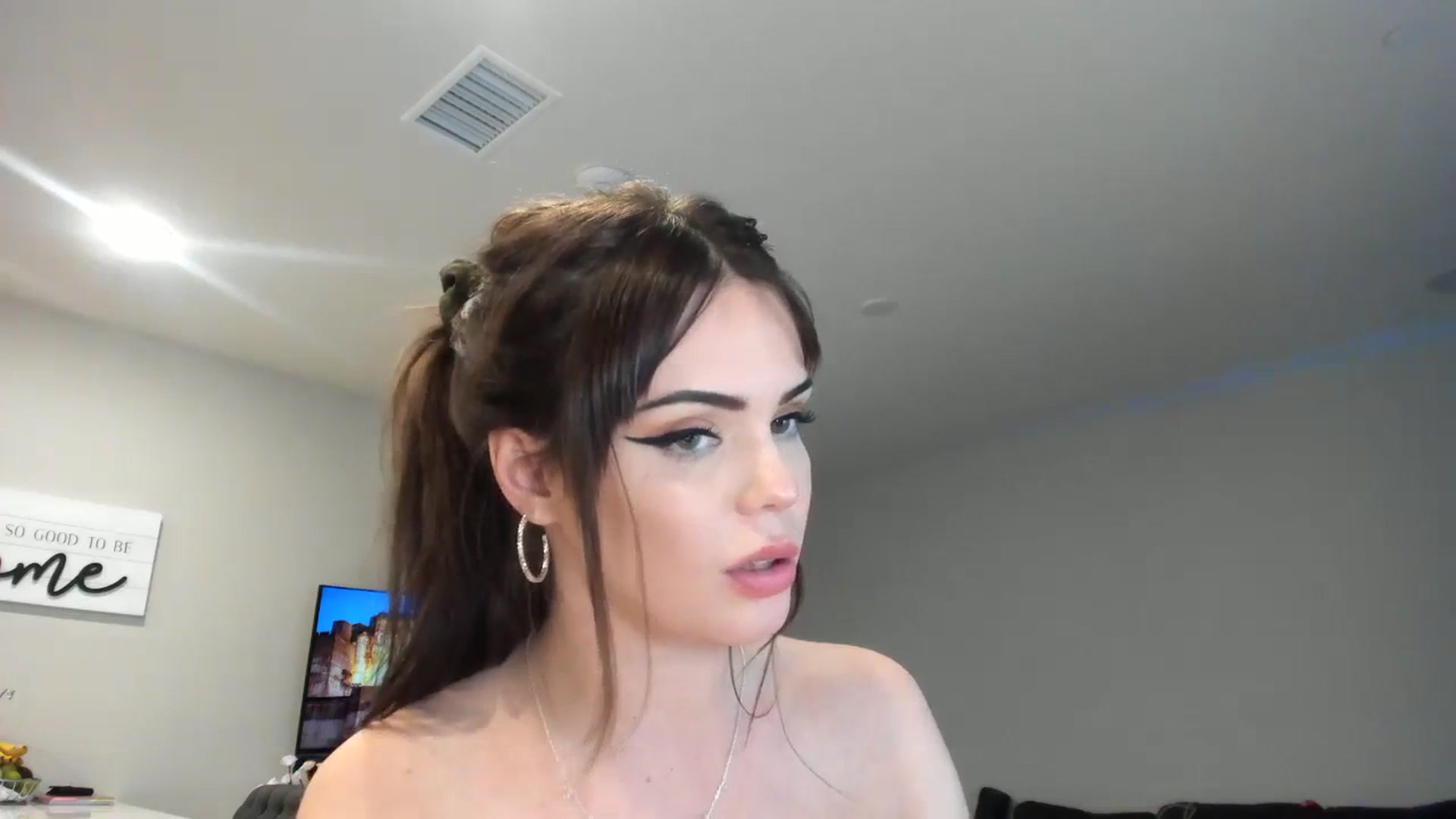 Gallery image thumbnail from BrinaNellie_'s myfreecams stream on, 08/22/2023, 05:37 image 2 of 20