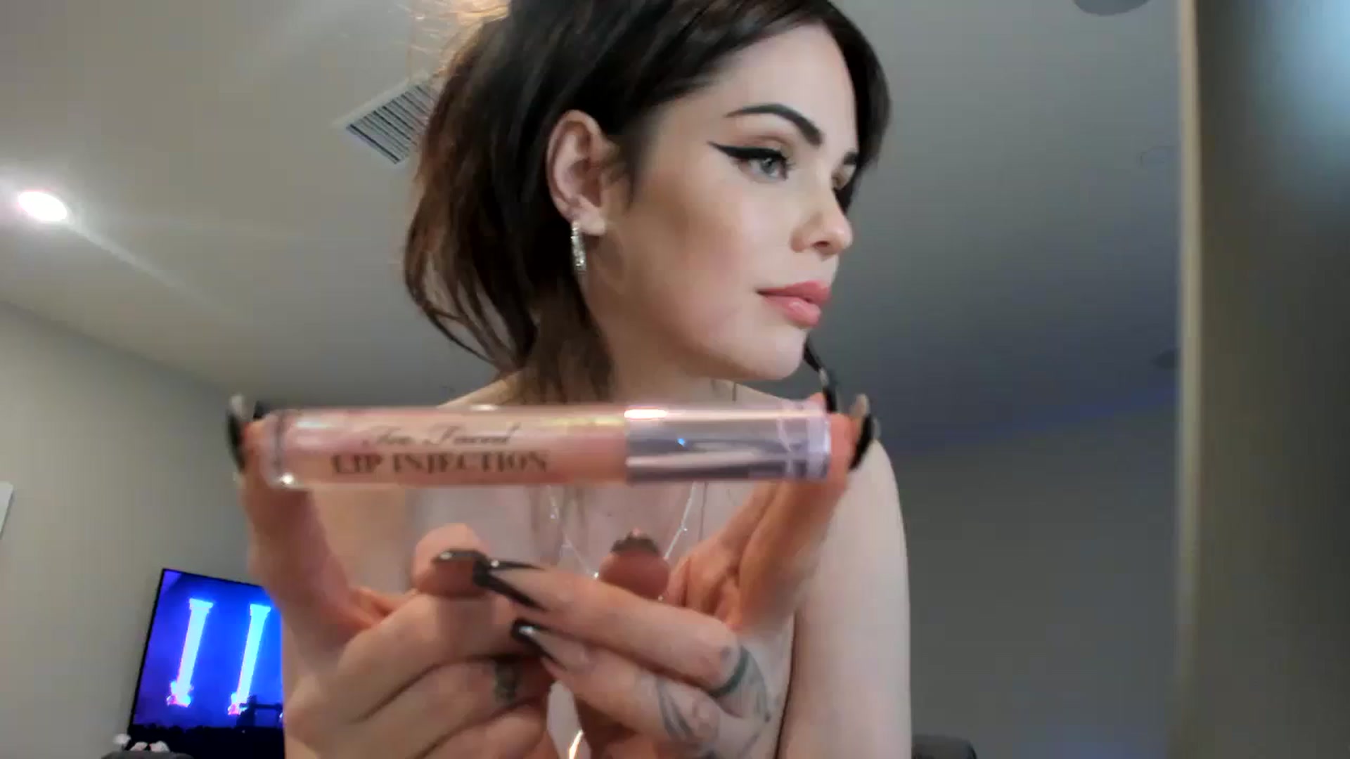 Gallery image thumbnail from BrinaNellie_'s myfreecams stream on, 08/22/2023, 07:11 image 6 of 20