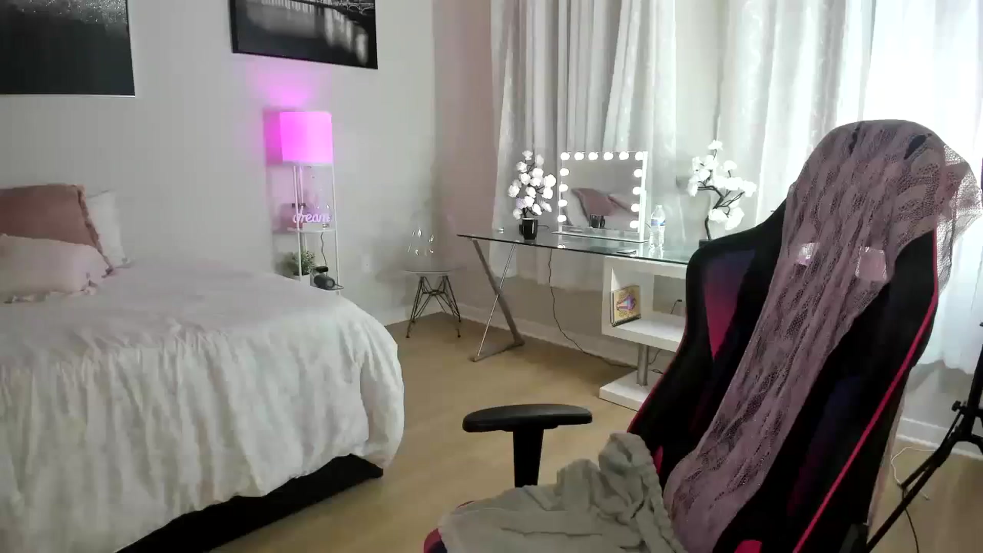 Gallery image thumbnail from BrinaNellie_'s myfreecams stream on, 10/09/2023, 02:59 image 15 of 20