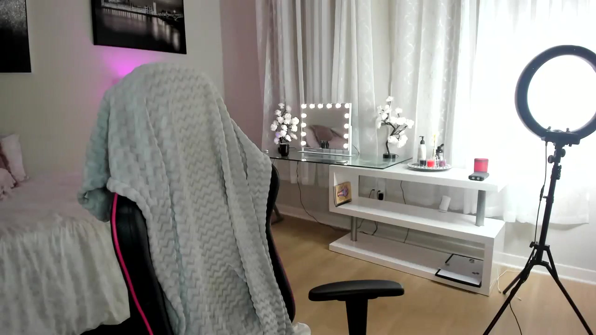 Gallery image thumbnail from BrinaNellie_'s myfreecams stream on, 10/09/2023, 04:57 image 17 of 20