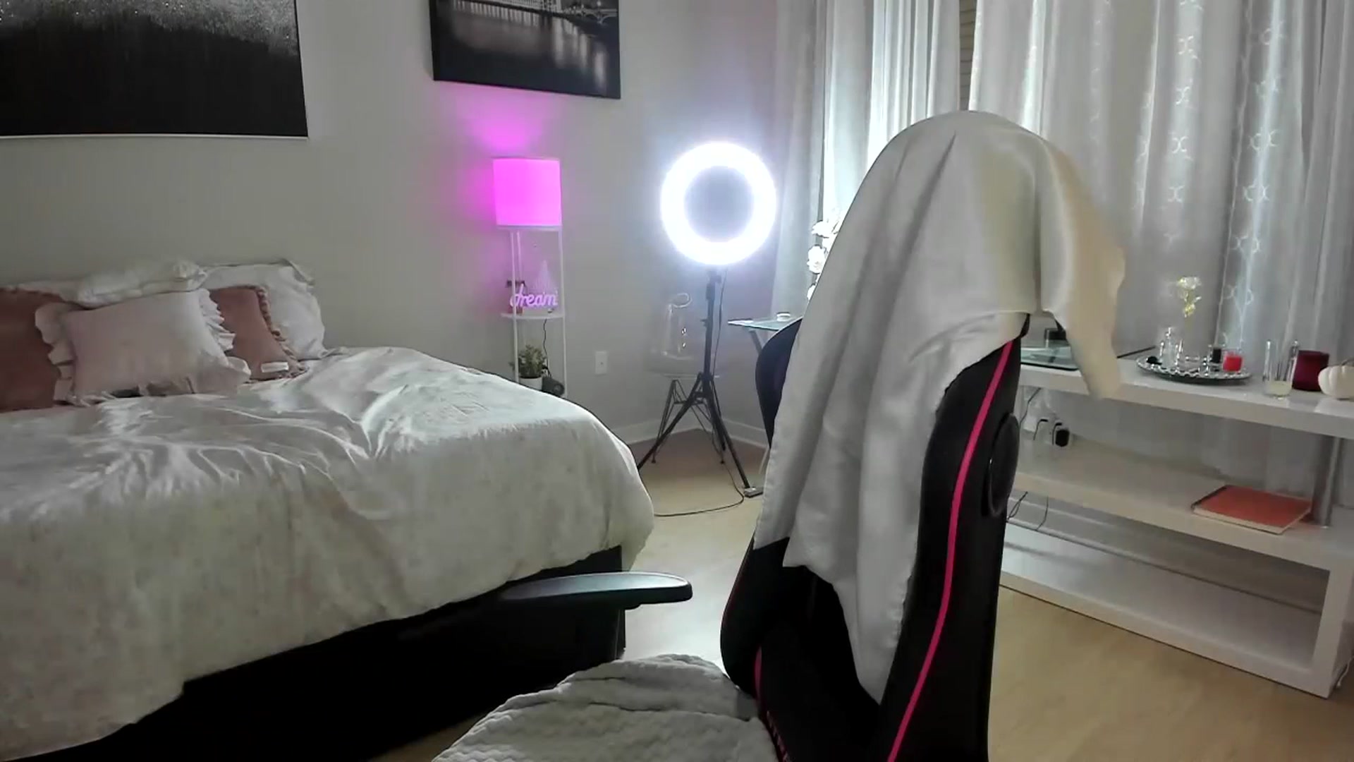 Gallery image thumbnail from BrinaNellie_'s myfreecams stream on, 10/12/2023, 01:56 image 4 of 20