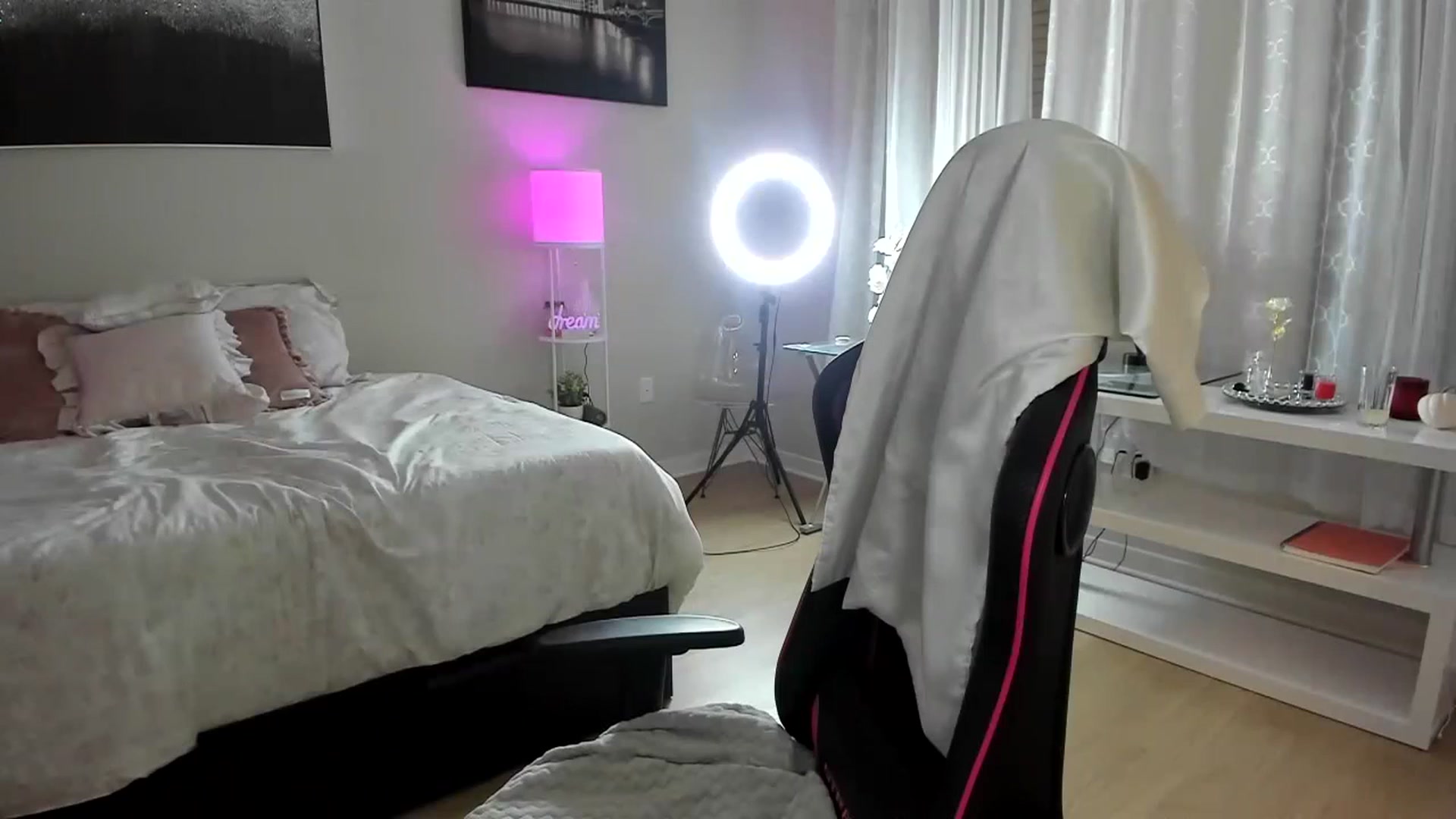 Gallery image thumbnail from BrinaNellie_'s myfreecams stream on, 10/12/2023, 01:56 image 3 of 20