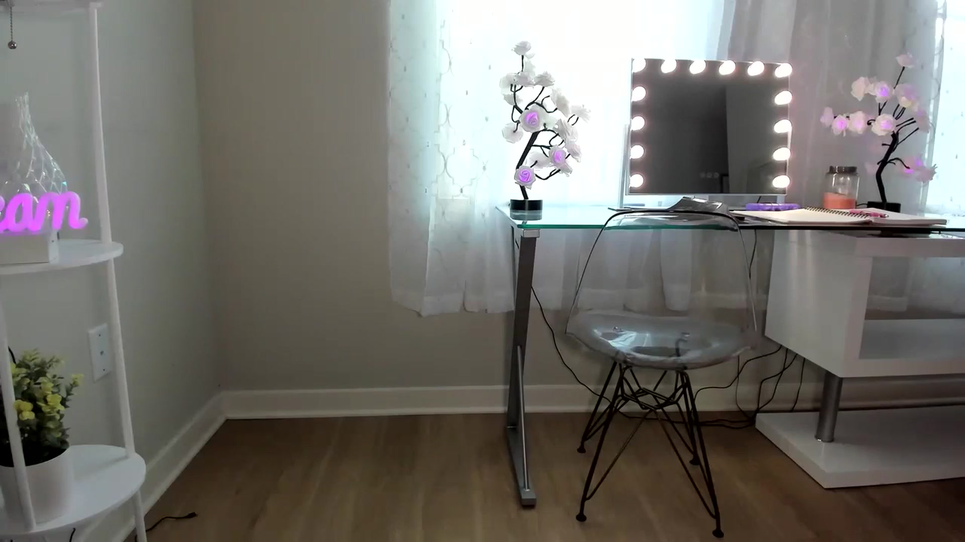 Gallery image thumbnail from BrinaNellie_'s myfreecams stream on, 10/13/2023, 01:11 image 14 of 20